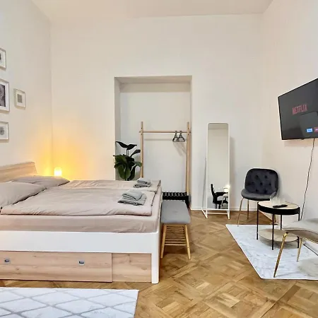 Apartament Spacious 2bdr With Free Parking In Wenceslas Square Praga
