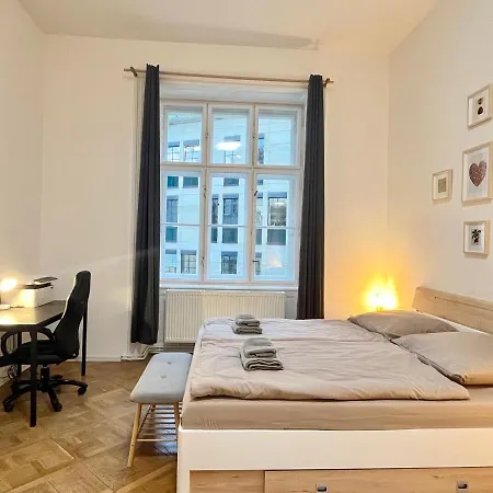 Apartament Spacious 2bdr With Free Parking In Wenceslas Square *