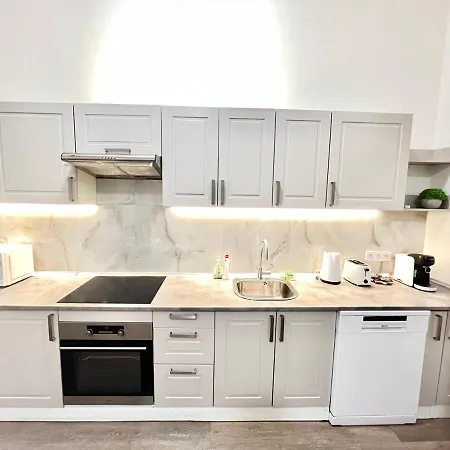 Apartamento Spacious 2bdr With Free Parking In Wenceslas Square