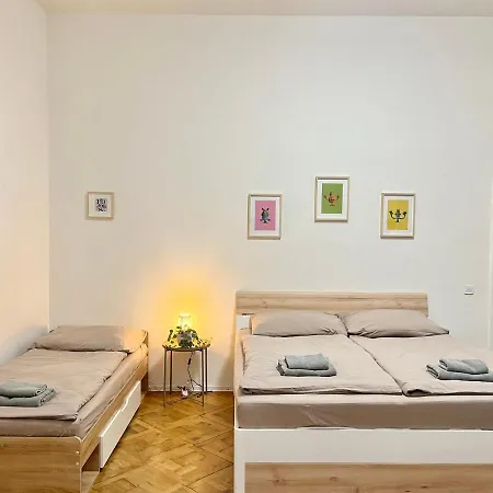 Spacious 2bdr With Free Parking In Wenceslas Square *