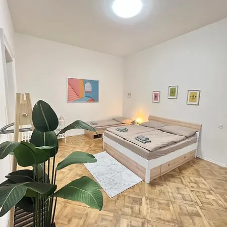 Spacious 2bdr With Free Parking In Wenceslas Square פראג