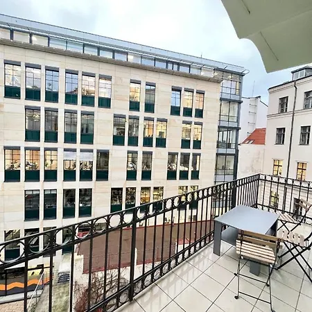 Spacious 2bdr With Free Parking In Wenceslas Square 프라하