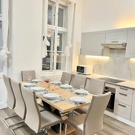 Spacious 2bdr With Free Parking In Wenceslas Square פראג